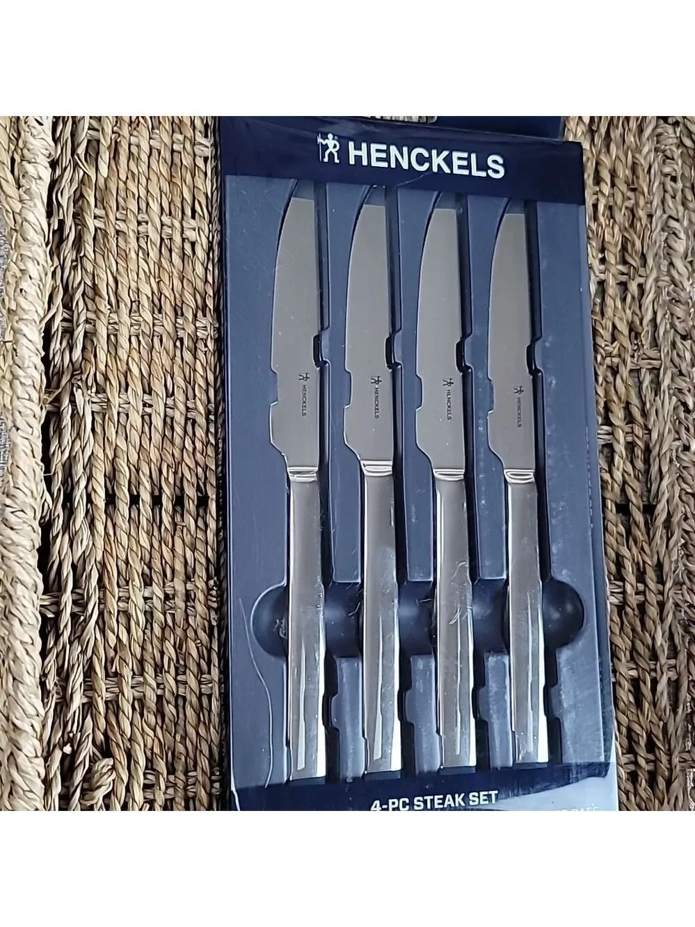 Henckels steak knife 4 piece set nwt new with tags